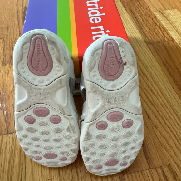 Girl’s Stride Rite Tulip Sandals Size 5 - Picture 4 of 5